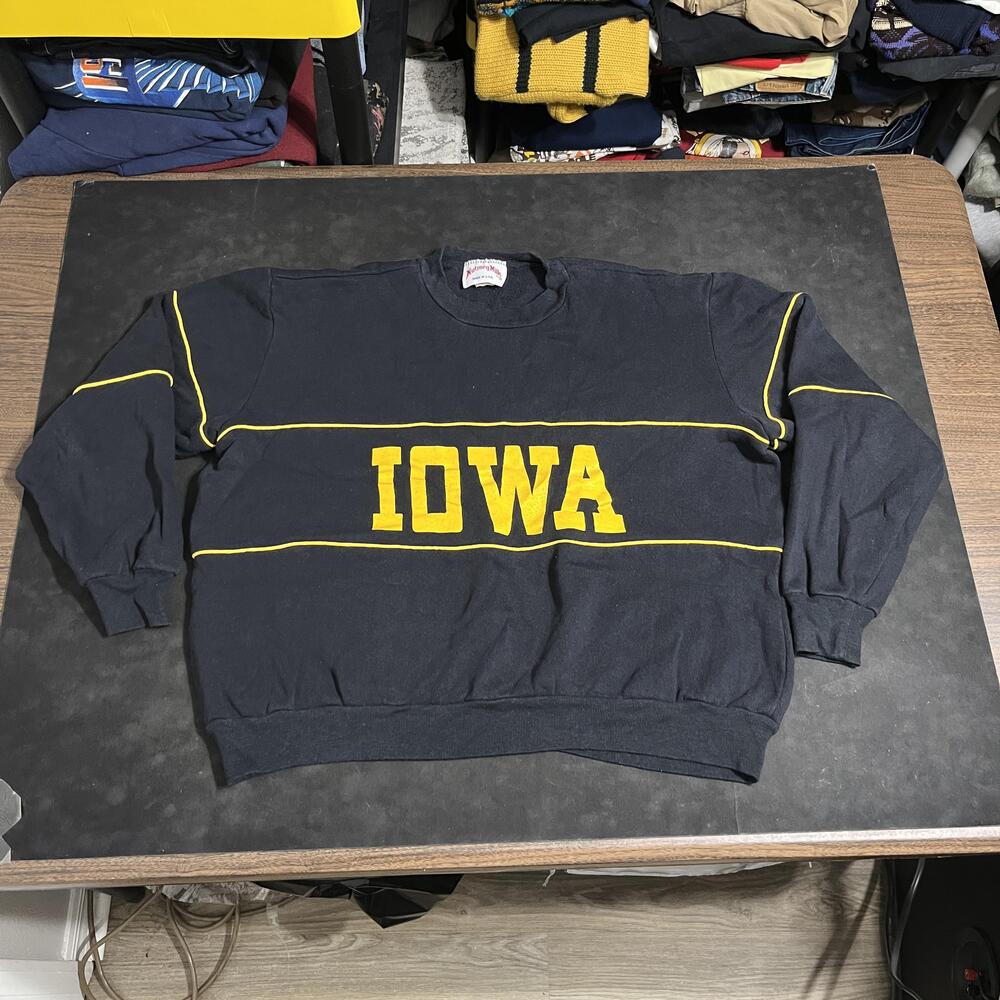 Vintage Iowa Hawkeyes Sweatshirt Flocked XL Black NCAA Football Nutmeg Mills 80s